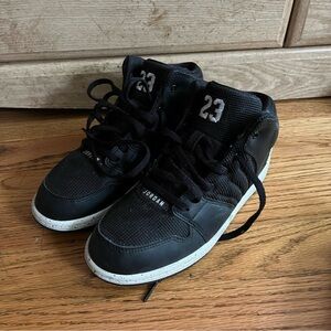 Jordan Kids Black Sneakers like new Size 3Y